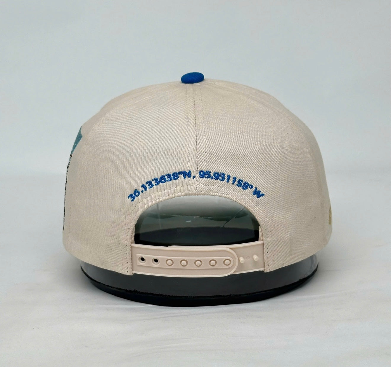 Tulsa Fairgrounds Off-White/Cornflower Blue